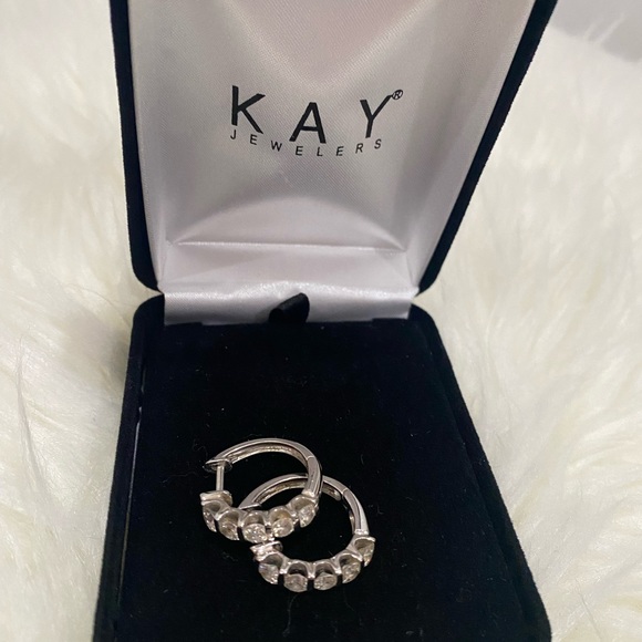 Argollas de diamantes y oro Blanco 14K